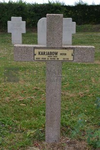 Le Cateau Military Cemetery - Karjabo, Peter